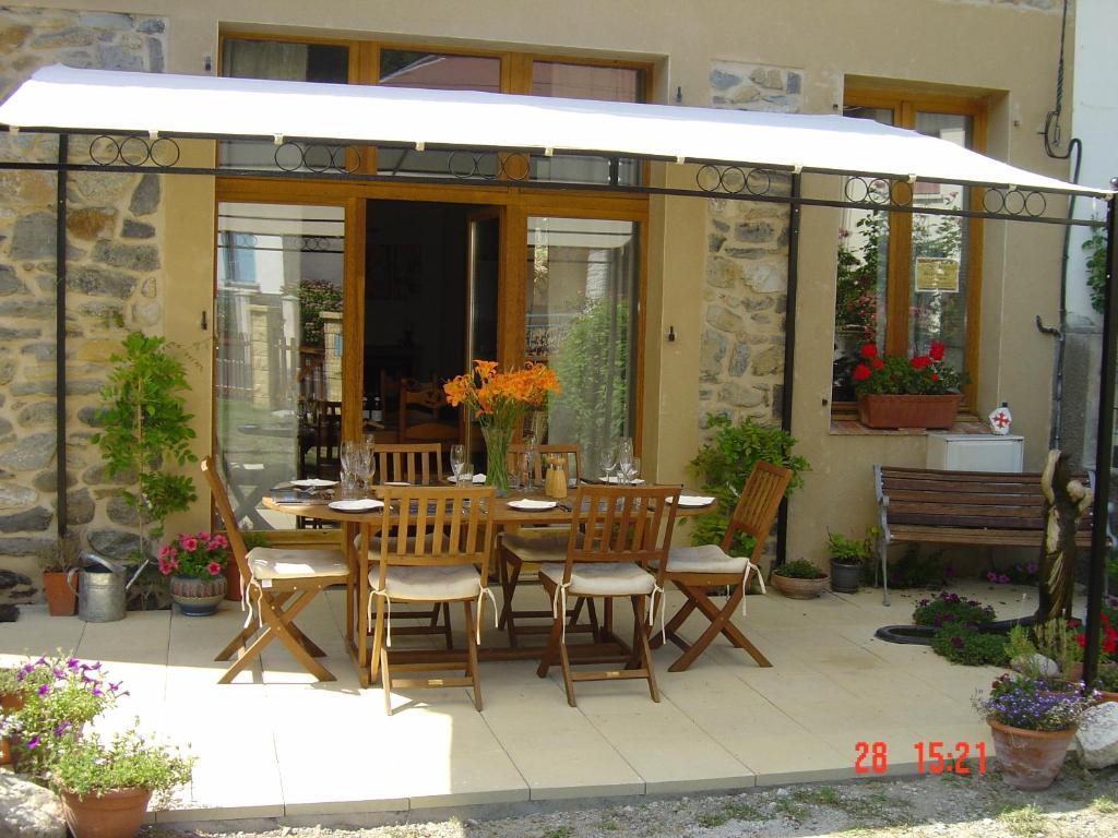 Aux Quatre Saisons Axat Bed and Breakfast Εξωτερικό φωτογραφία