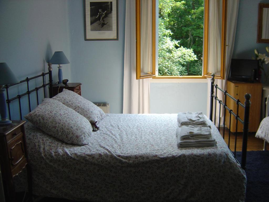 Aux Quatre Saisons Axat Bed and Breakfast Δωμάτιο φωτογραφία