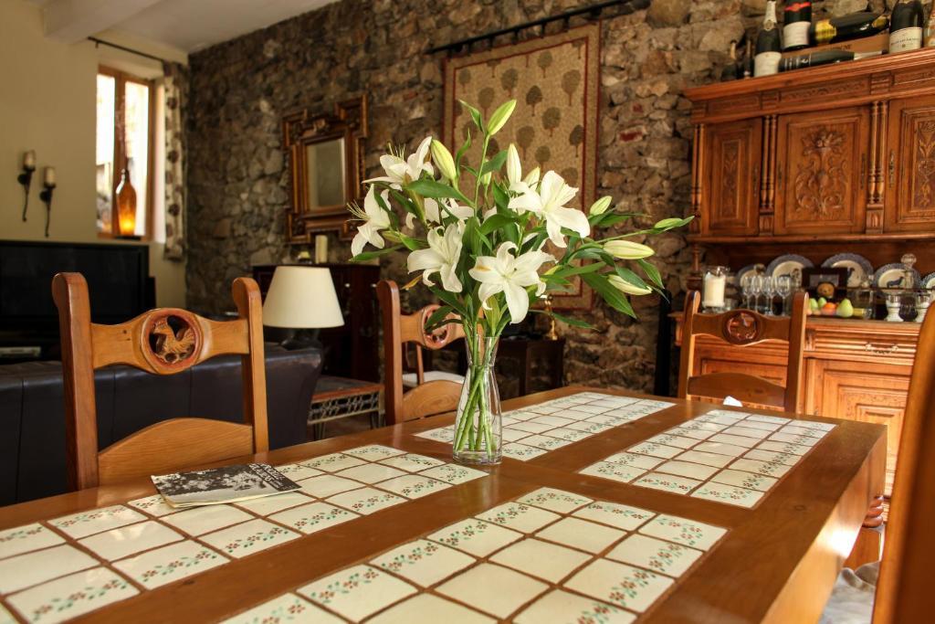Aux Quatre Saisons Axat Bed and Breakfast Εξωτερικό φωτογραφία