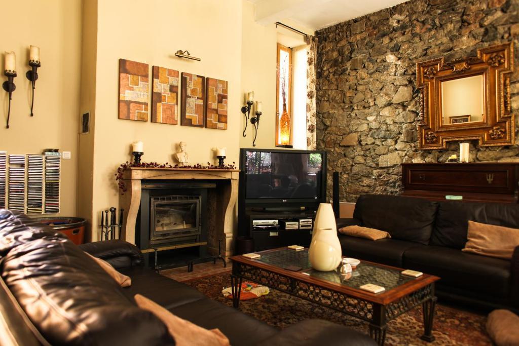 Aux Quatre Saisons Axat Bed and Breakfast Εξωτερικό φωτογραφία