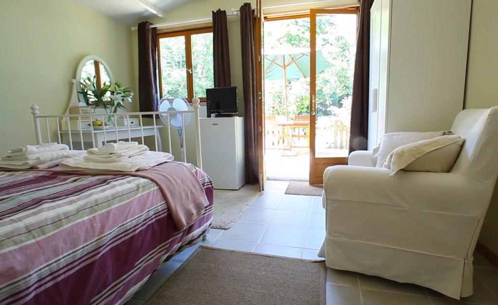 Aux Quatre Saisons Axat Bed and Breakfast Δωμάτιο φωτογραφία
